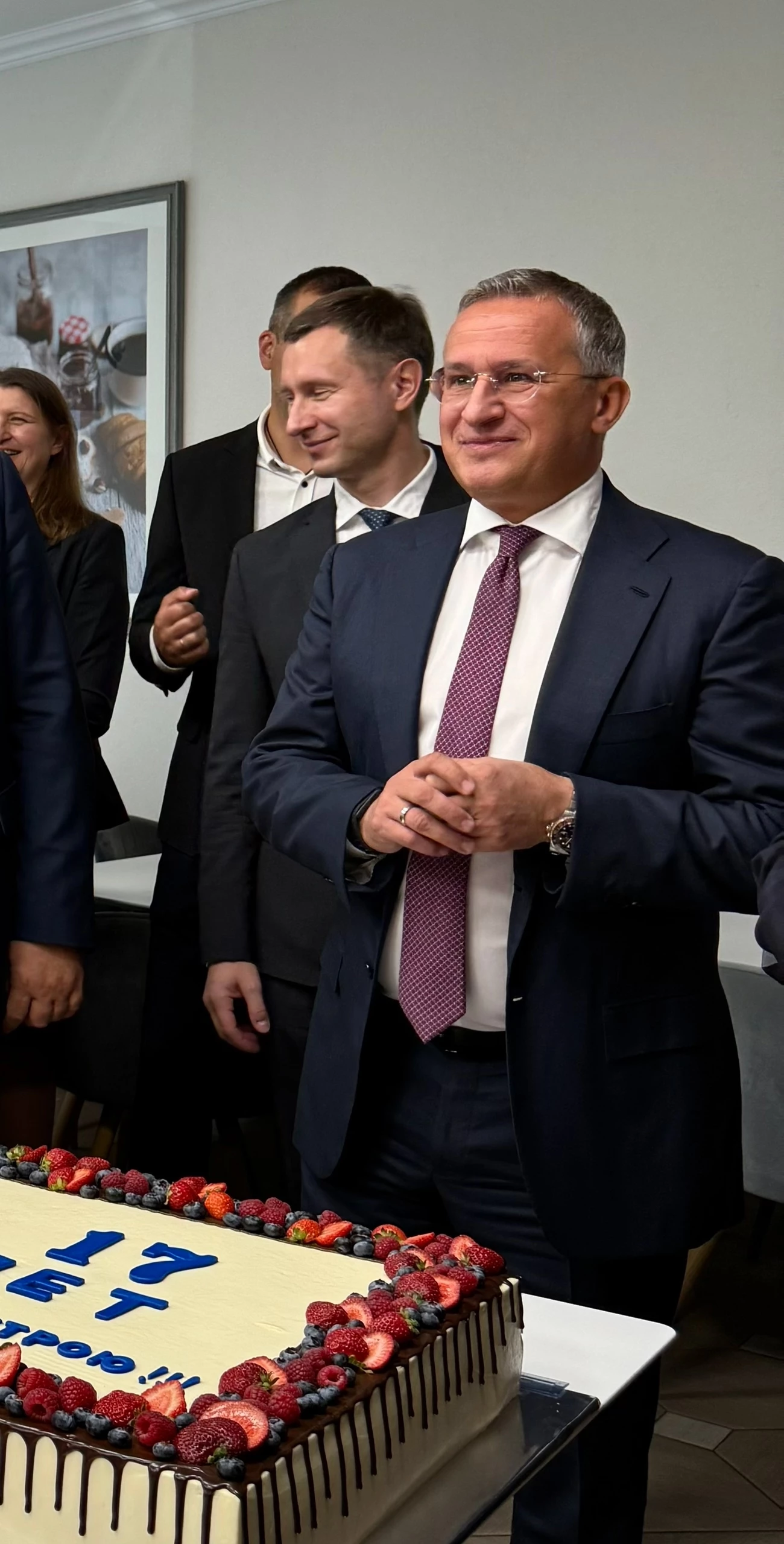 Геннадий Безлобенко наградил отличившихся сотрудников Росгранстроя по случаю 17-летия учреждения