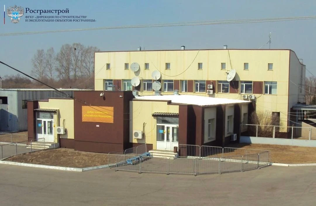 Движение грузовых транспортных средств в смешанном пункте пропуска Амурзет временно приостанавливается