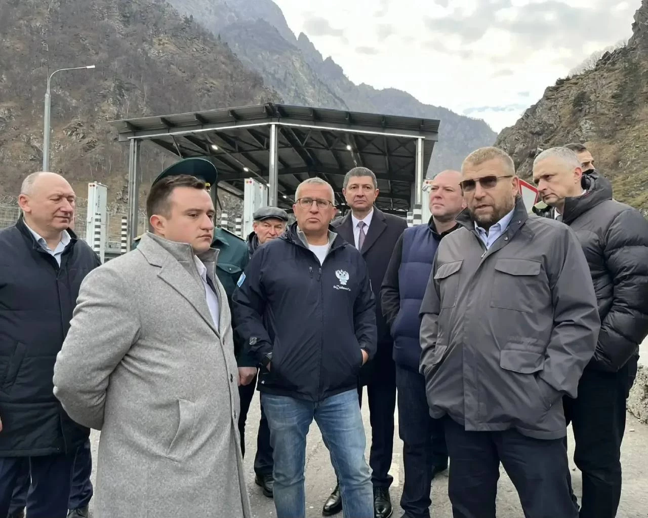 В Верхнем Ларсе обсудили ключевые вопросы функционирования электронной очереди