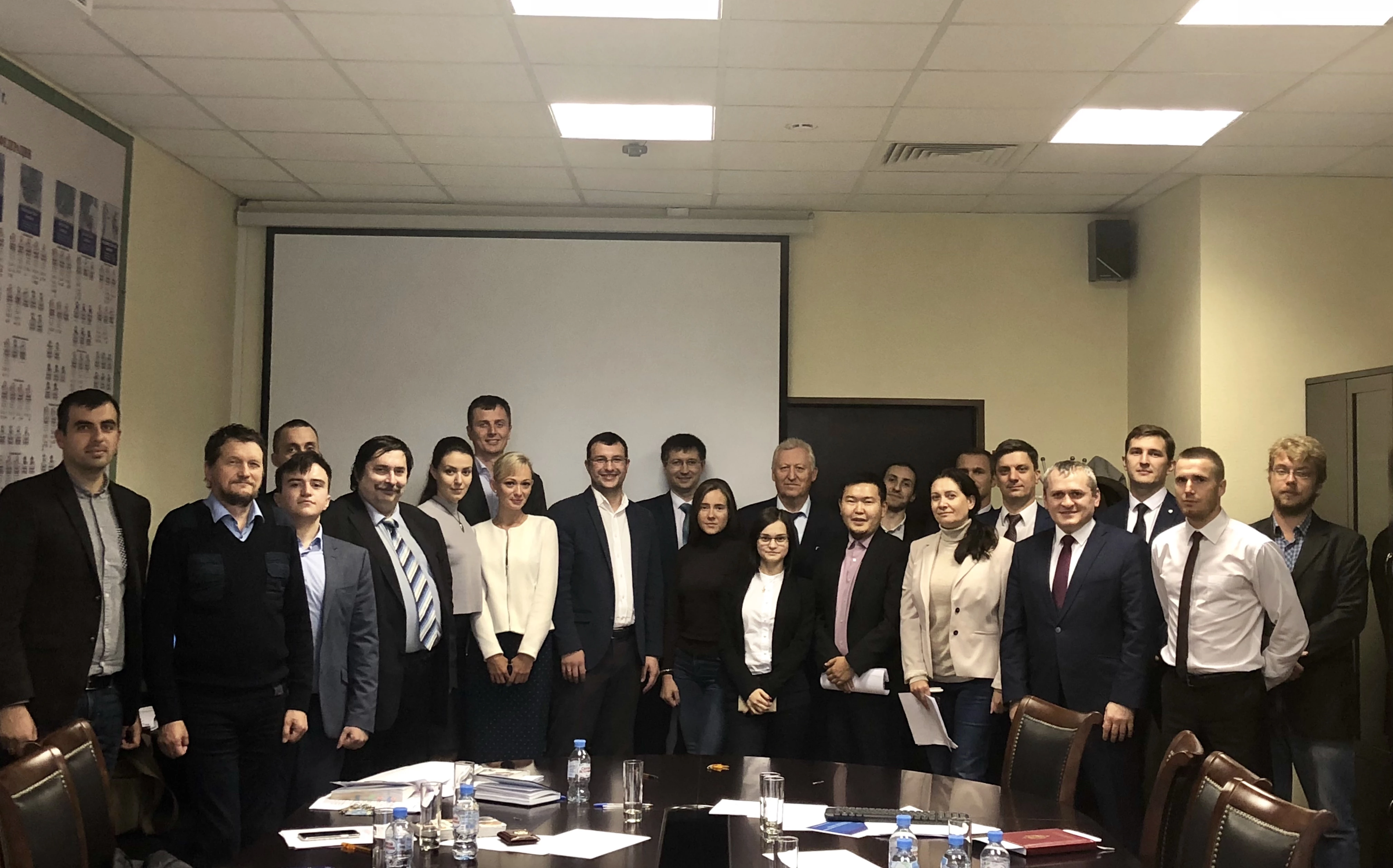 Критерии, на основе которых будет составлен перечень объектов, где планируется сконцентрировать основные усилия по строительству и реконструкции пунктов пропуска, обсудили в ходе рабочей сессии 