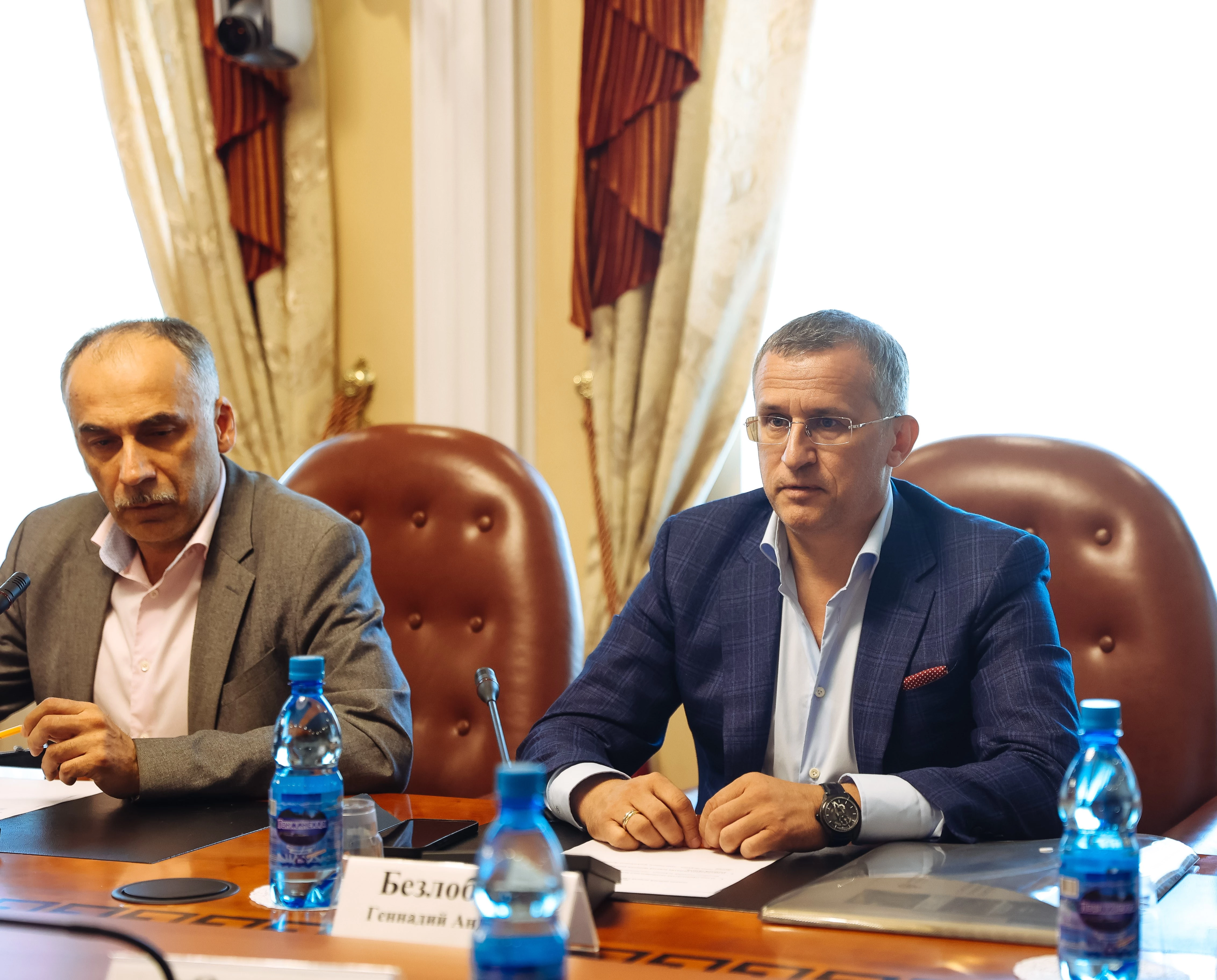 Руководитель ФГКУ Росгранстрой Геннадий Безлобенко и губернатор Амурской области Василий Орлов обсудили строительство автомобильного пункта пропуска Кани-Курган на границе с КНР 