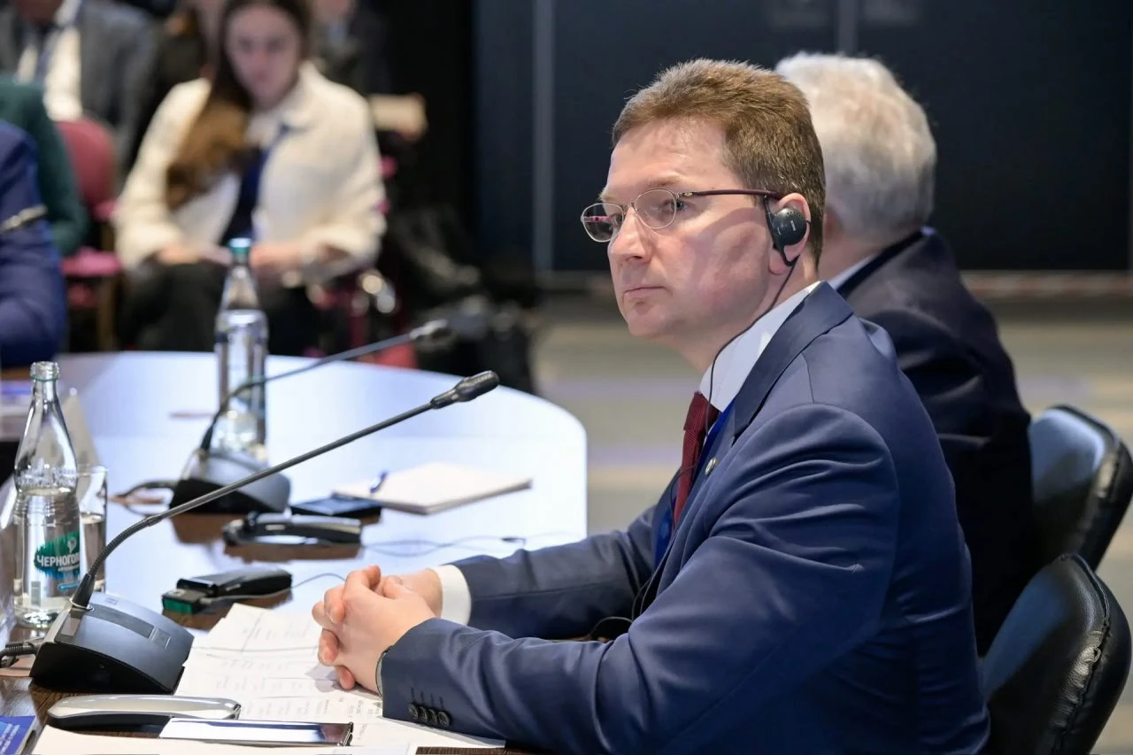 Круглый стол по цифровизации пунктов пропуска прошел на площадке Международного транспортно-логистического форума