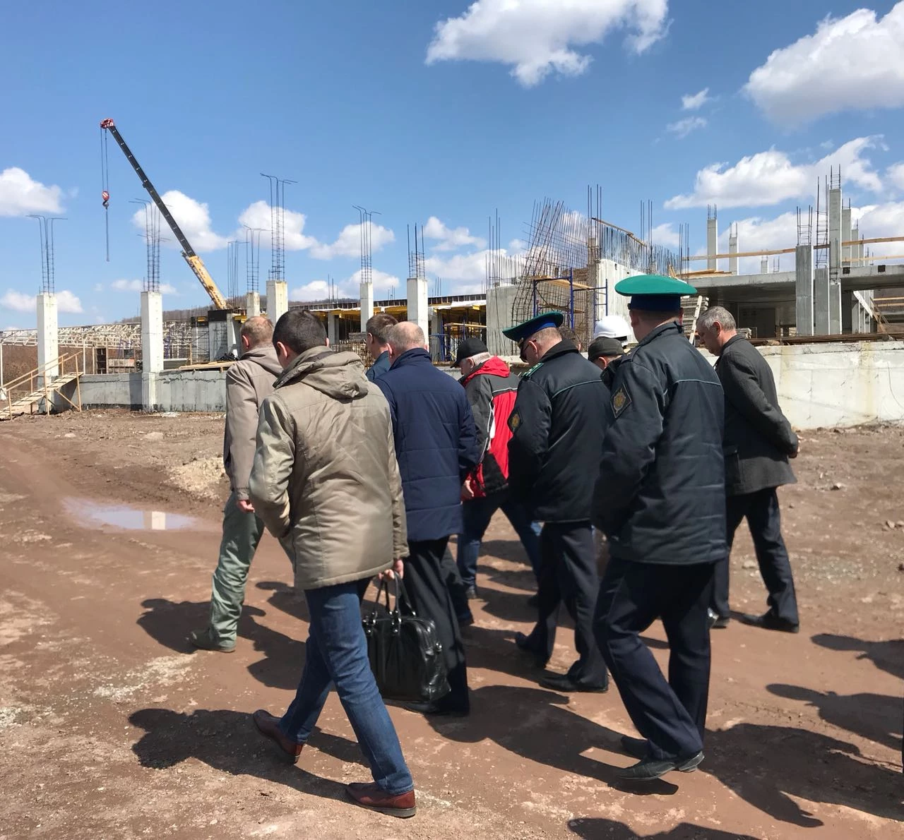 В рамках рабочей командировки в Приморье и Хабаровский край руководитель ФГКУ Росгранстрой Виктор Люкшин оценил ход работ по строительству и реконструкции объектов приграничной инфраструктуры 