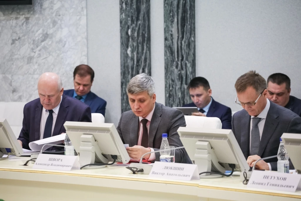 Руководитель ФГКУ Росгранстрой Виктор Люкшин принял участие в совещании по вопросу развития инфраструктуры МТК «Приморье-2» под председательством зампреда Правительства РФ Юрия Трутнева 