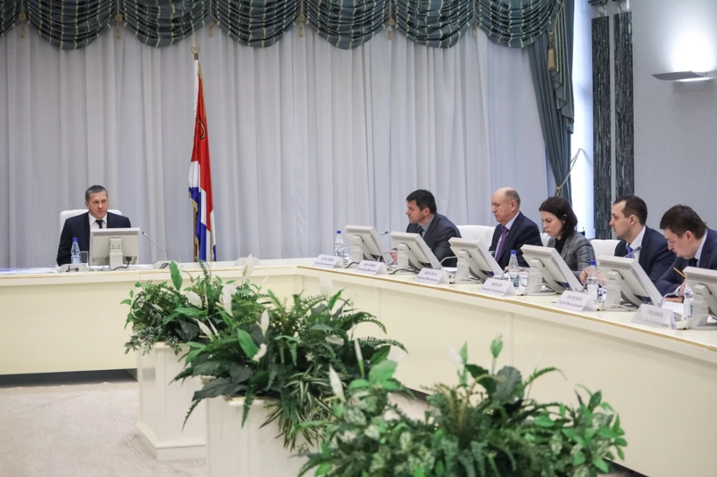 Руководитель ФГКУ Росгранстрой Виктор Люкшин принял участие в совещании по вопросу развития инфраструктуры МТК «Приморье-2» под председательством зампреда Правительства РФ Юрия Трутнева 