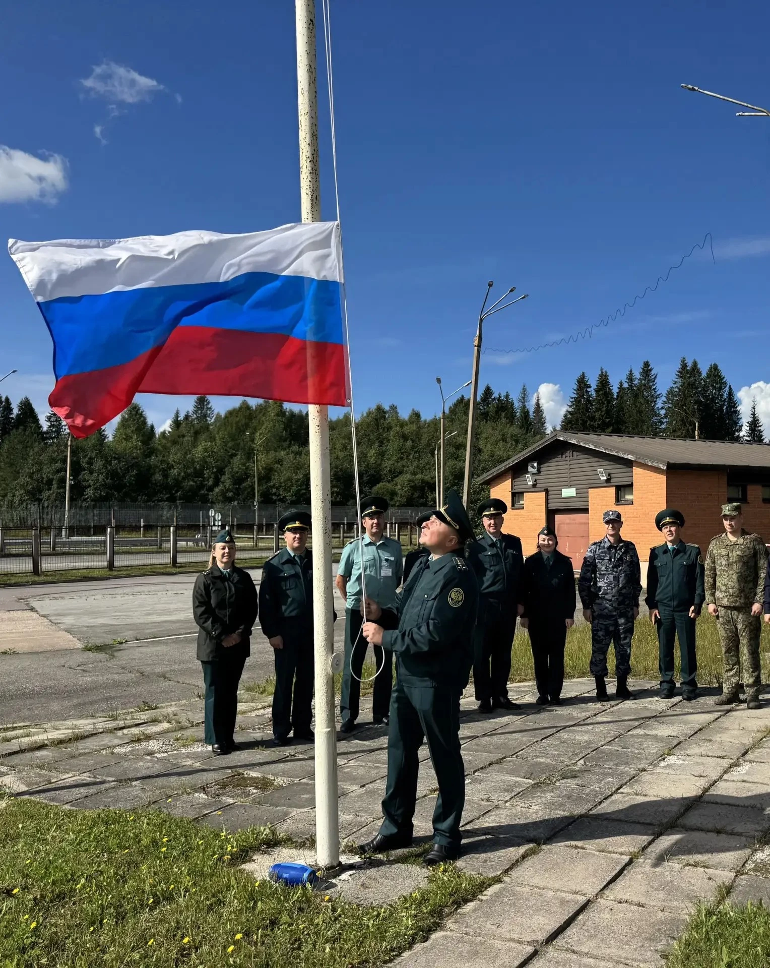 В Росгранстрое состоялась торжественная акция, приуроченная ко Дню Государственного флага России