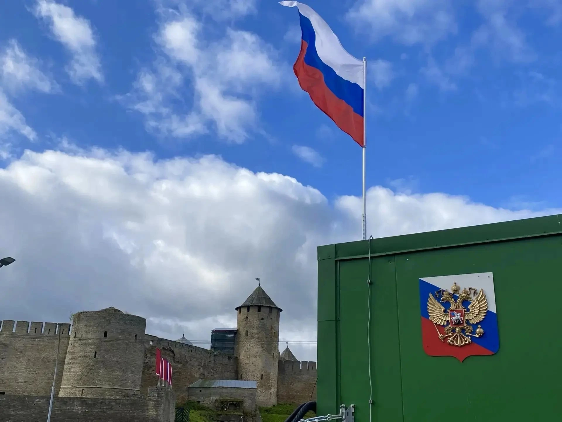 В Росгранстрое состоялась торжественная акция, приуроченная ко Дню Государственного флага России