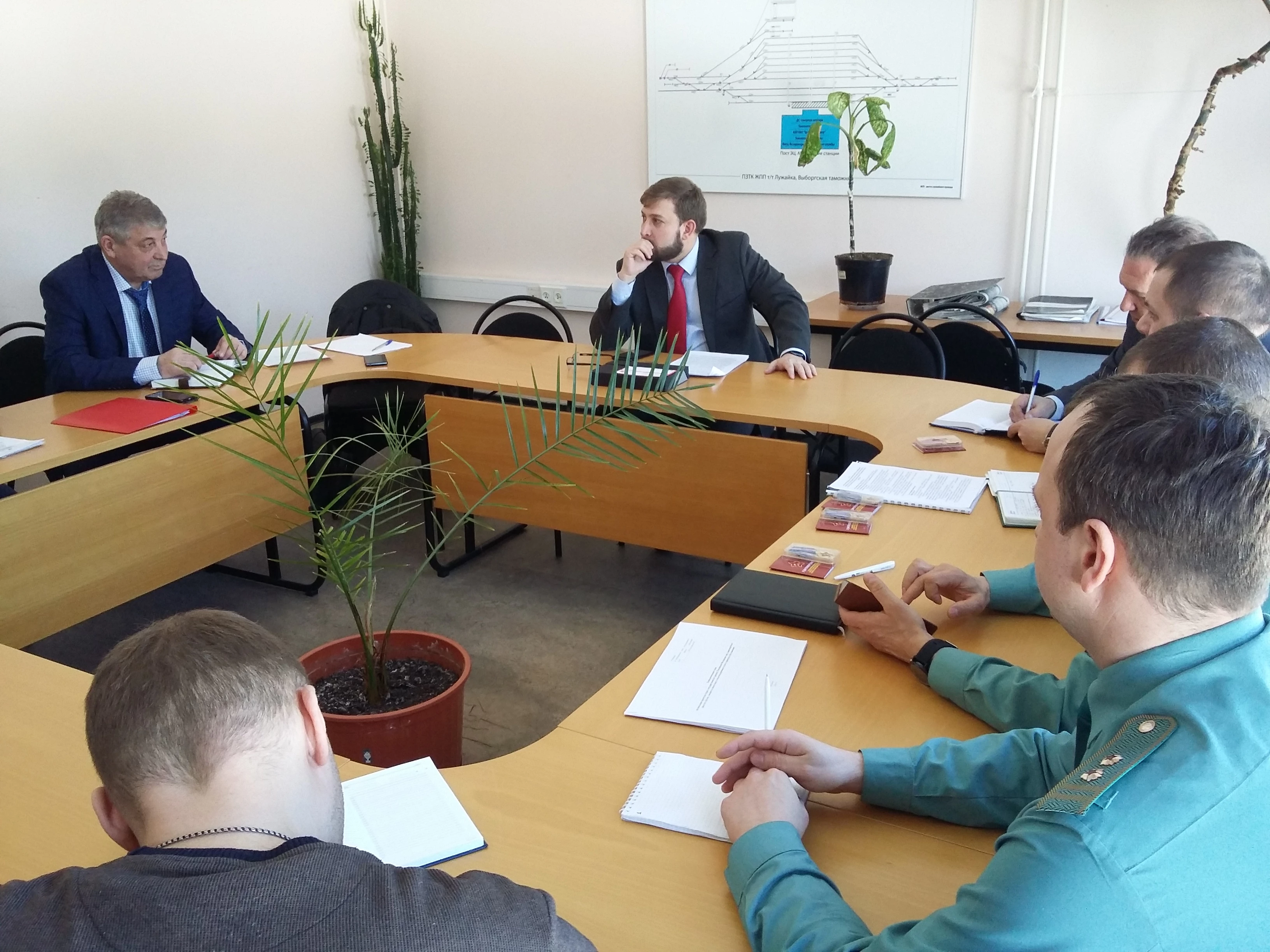 В железнодорожном пункте пропуска через государственную границу Бусловская обсудили актуальные вопросы функционирования объекта 
