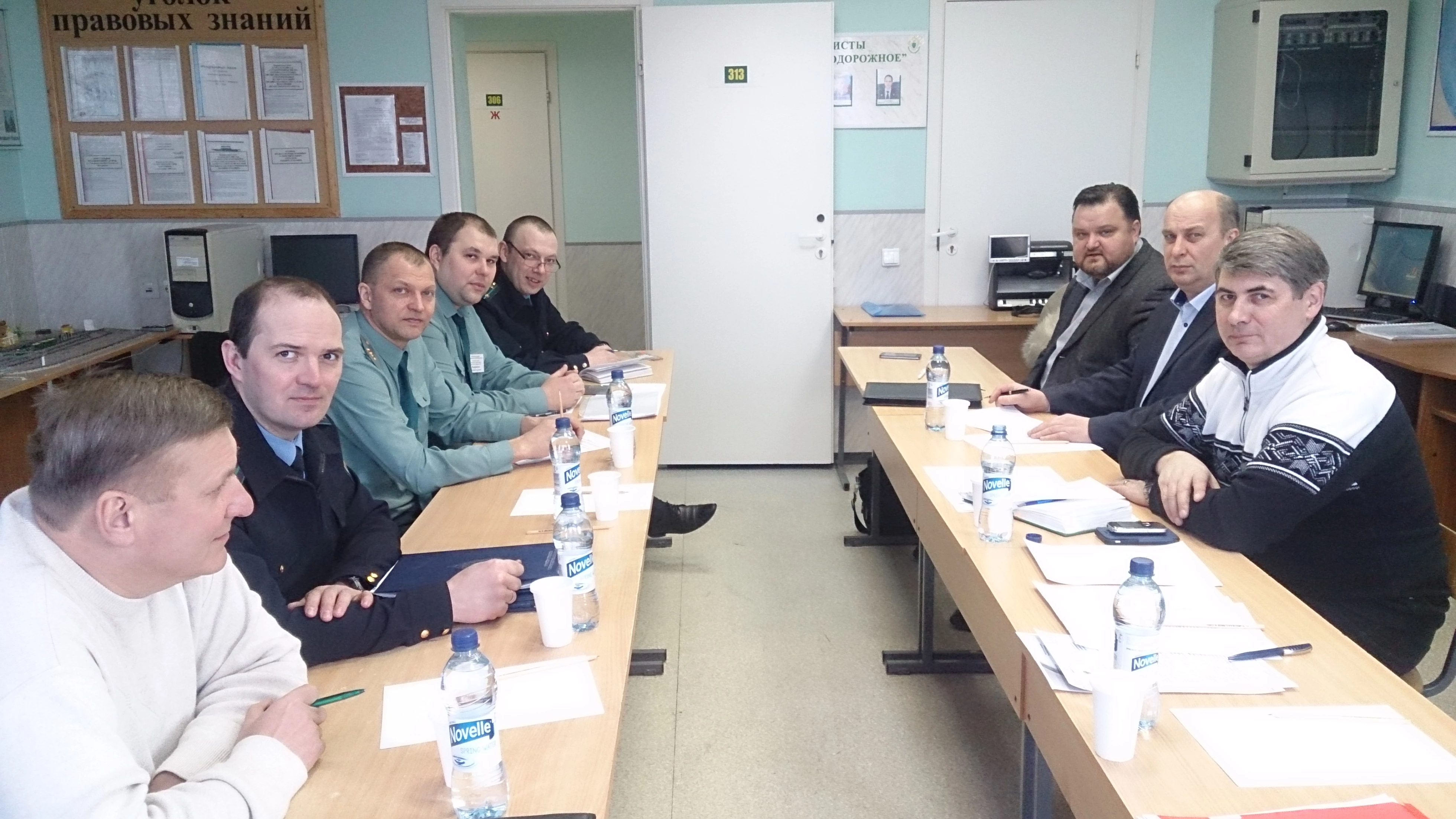 В автомобильном пункте пропуска Светогорск рассмотрели возможность обеспечения ускоренного прохождения пограничного и таможенного контроля иностранными болельщиками в период проведения чемпионата мира по футболу FIFA2018 