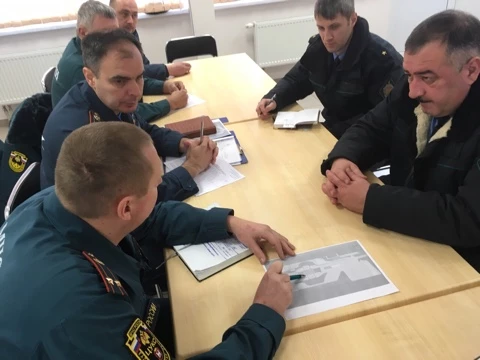 В преддверии проведения чемпионата мира FIFA 2018 на автомобильном пункте пропуска Мамоново (Гжехотки) прошли полномасштабные пожарно-тактические учения 