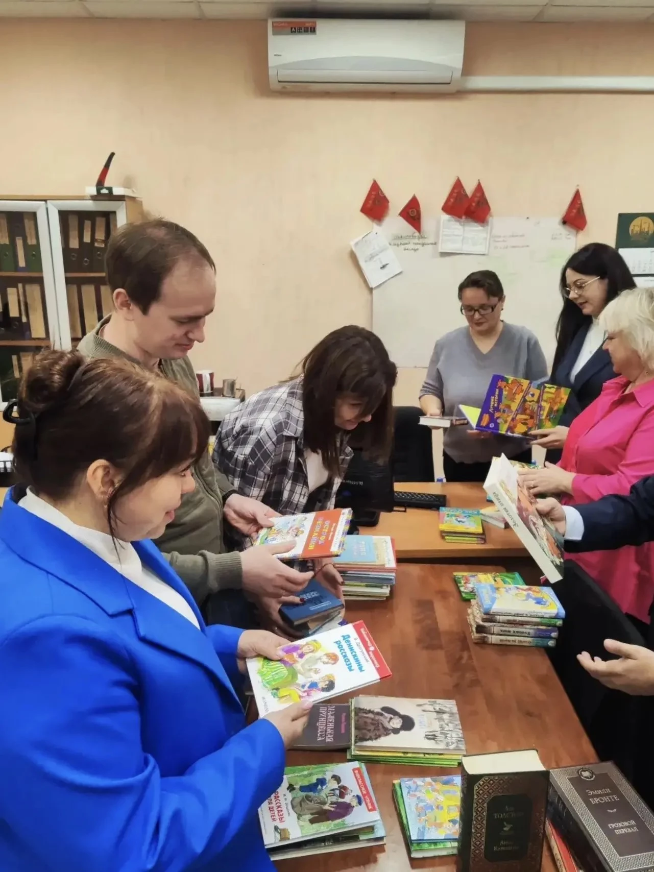 Росгранстрой принял участие в благотворительном сборе книг