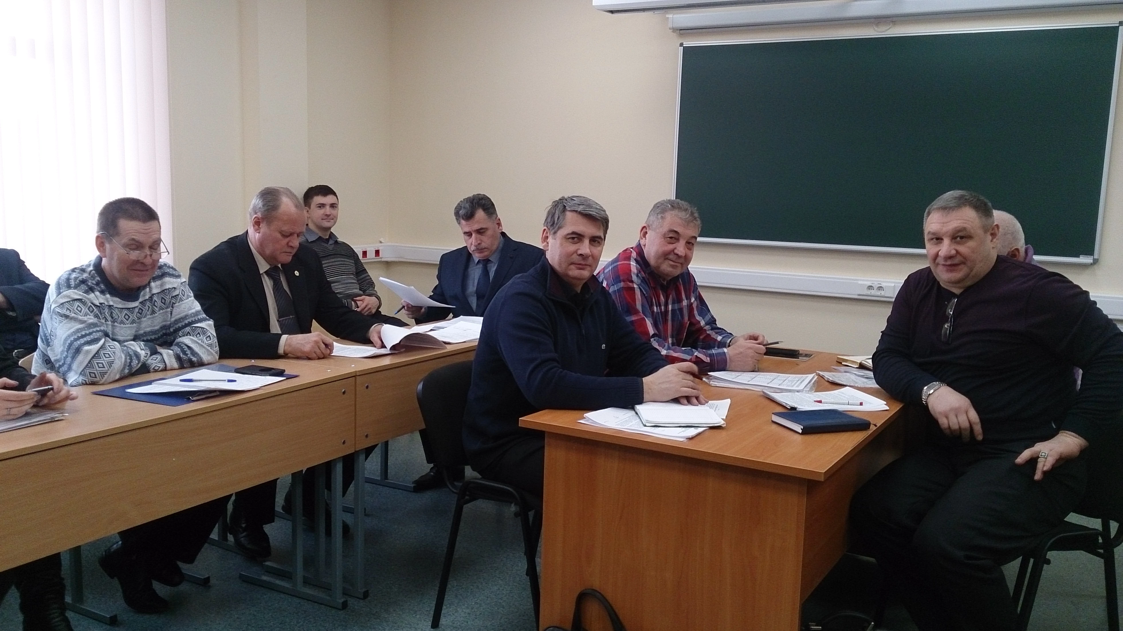 Директор Санкт-Петербургского филиала ФГКУ Росгранстрой Александр Сидоров совместно с начальниками обособленных отделений и представителями подрядных организаций обсудил актуальные вопросы функционирования пунктов пропуска через государственную границу 