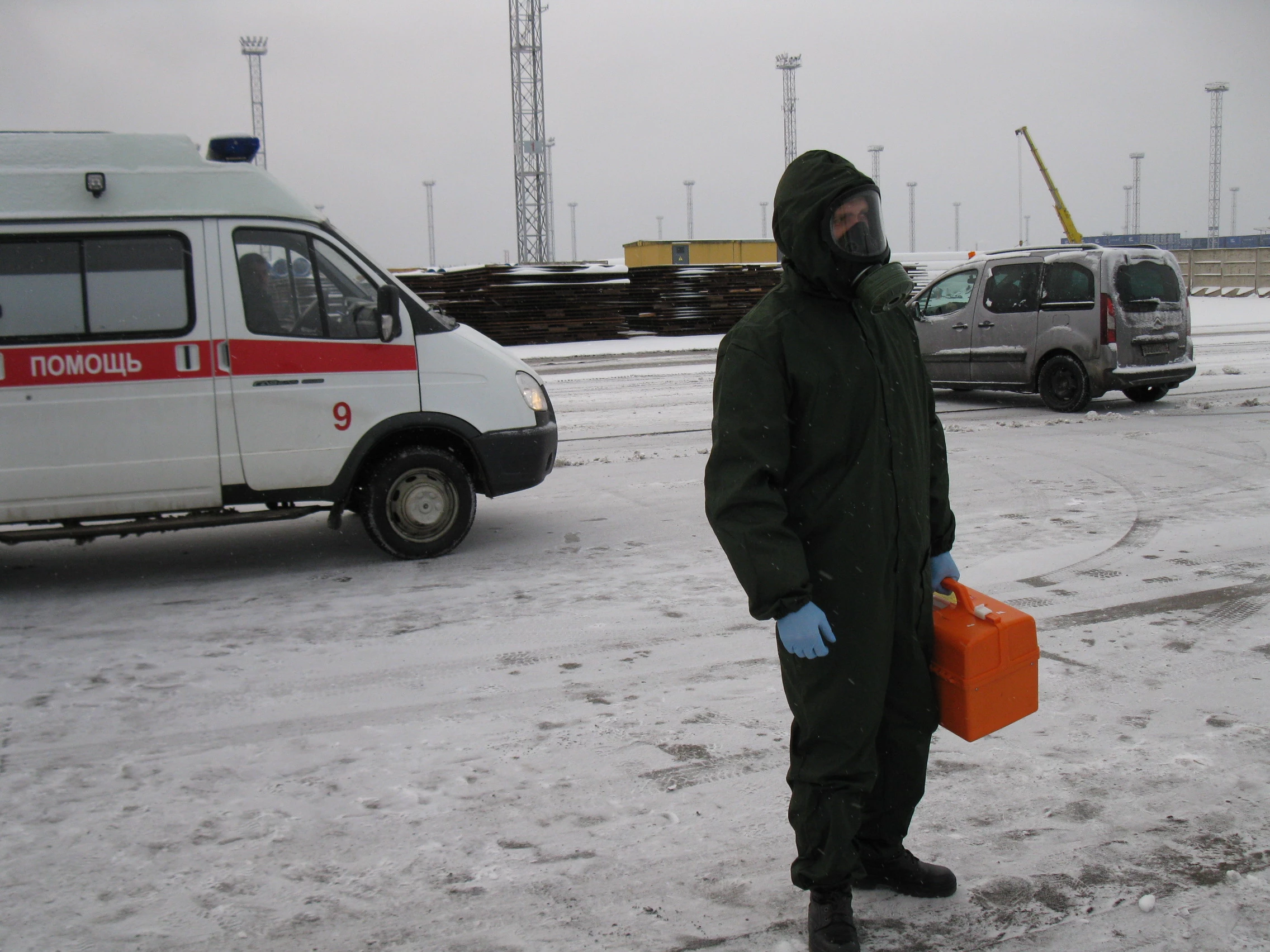 На грузовом судне в морском пункте пропуска Усть-Луга провели учения по отработке совместных действий по нейтрализации угрозы распространения опасного инфекционного заболевания 