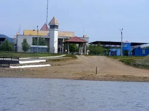В расположенном на участке российско-китайской границы пункте пропуска Покровка обсудили вопросы совершенствования работы объекта и укрепления межведомственного взаимодействия 
