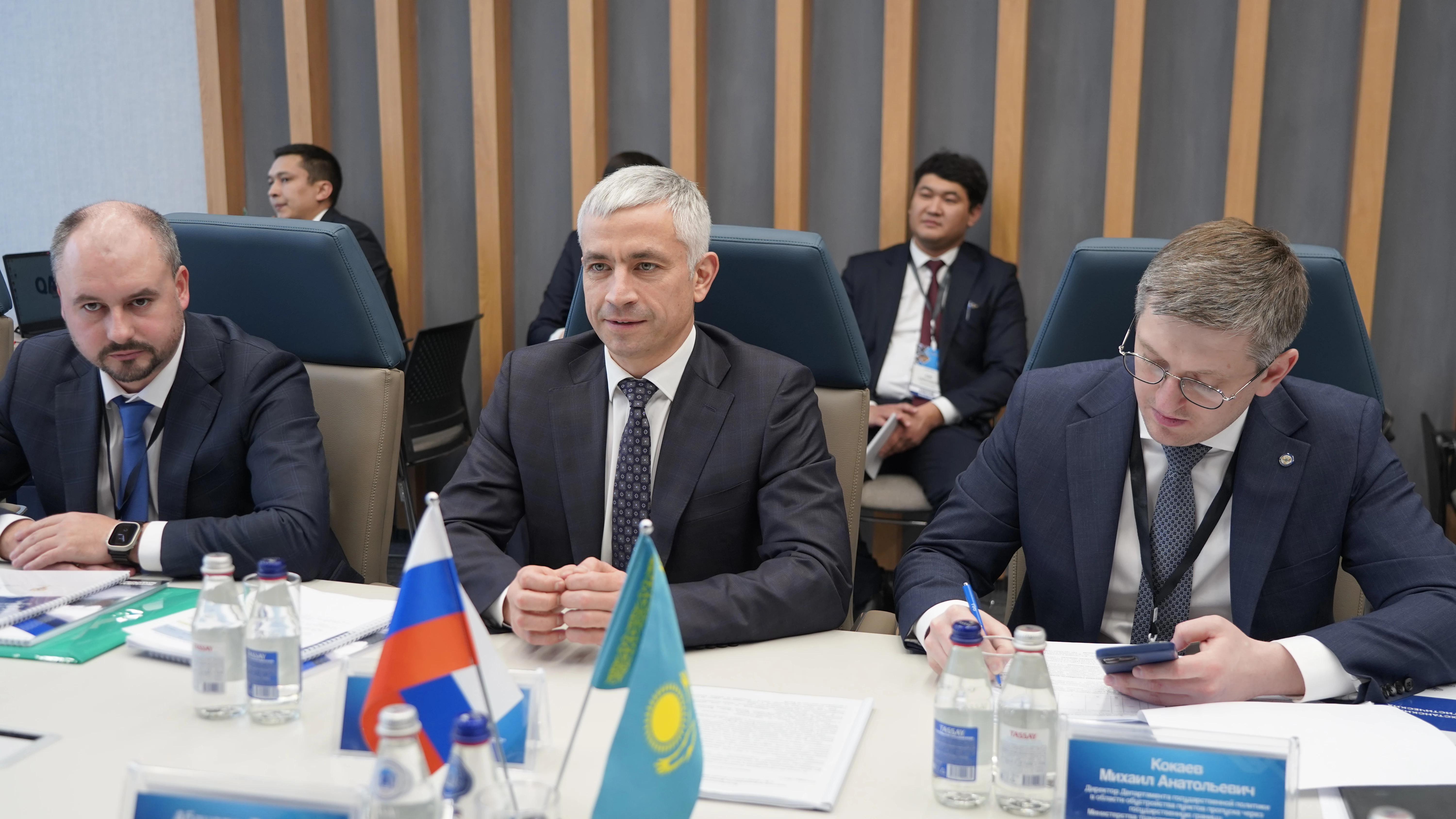 На площадке XVIII Международной выставки «Kaztraffic-2022» обсудили вопросы развития важнейших транспортно-логистических артерий 