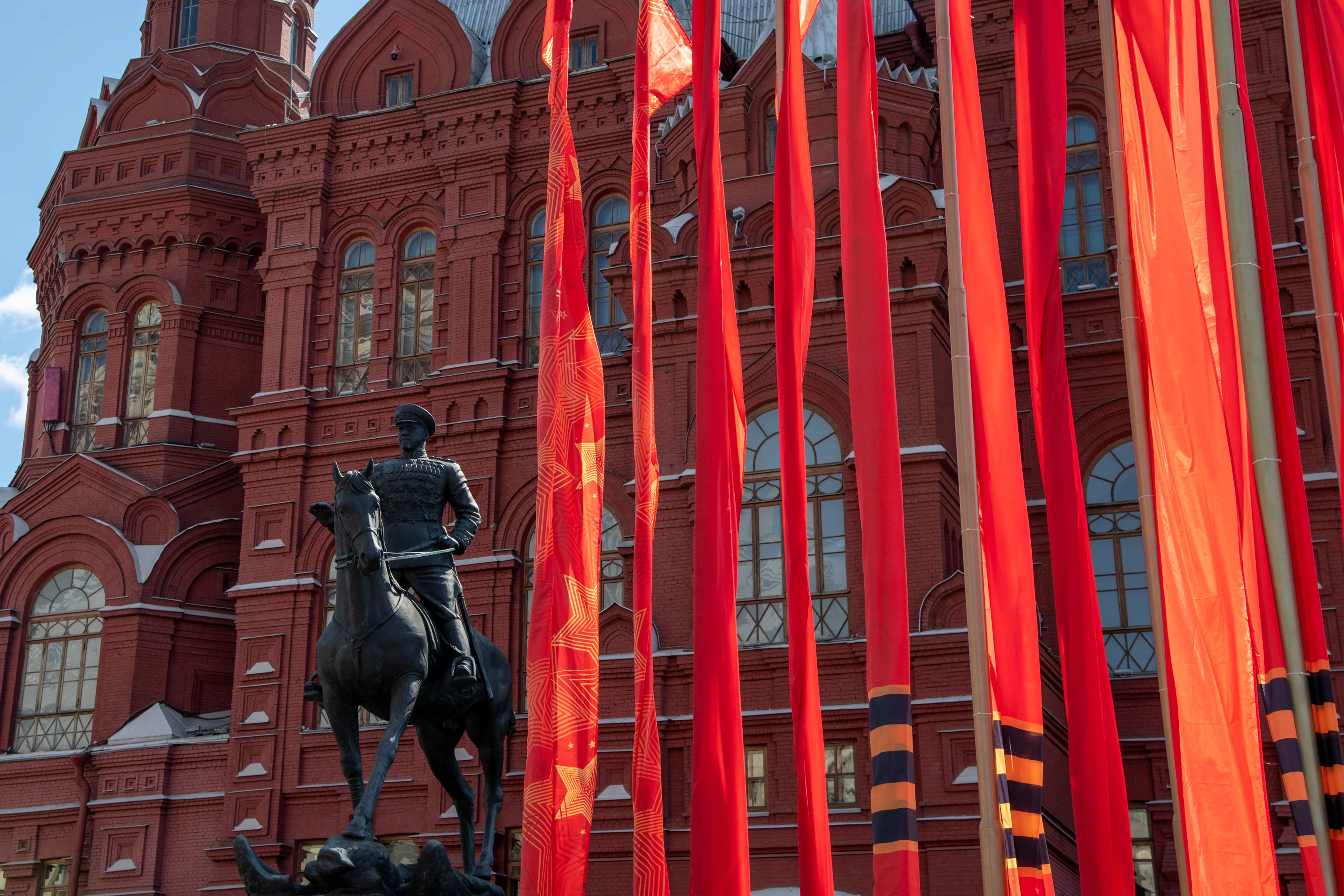 Руководитель ФГКУ Росгранстрой принял участие в праздничных мероприятиях по случаю 77-й годовщины Великой Победы 