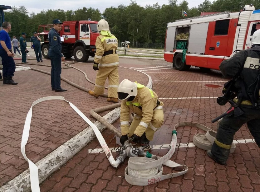 В Калининградской области на автомобильном пункте пропуска Морское, расположенном на границе с Литвой, прошли полномасштабные пожарно-тактические учения. 