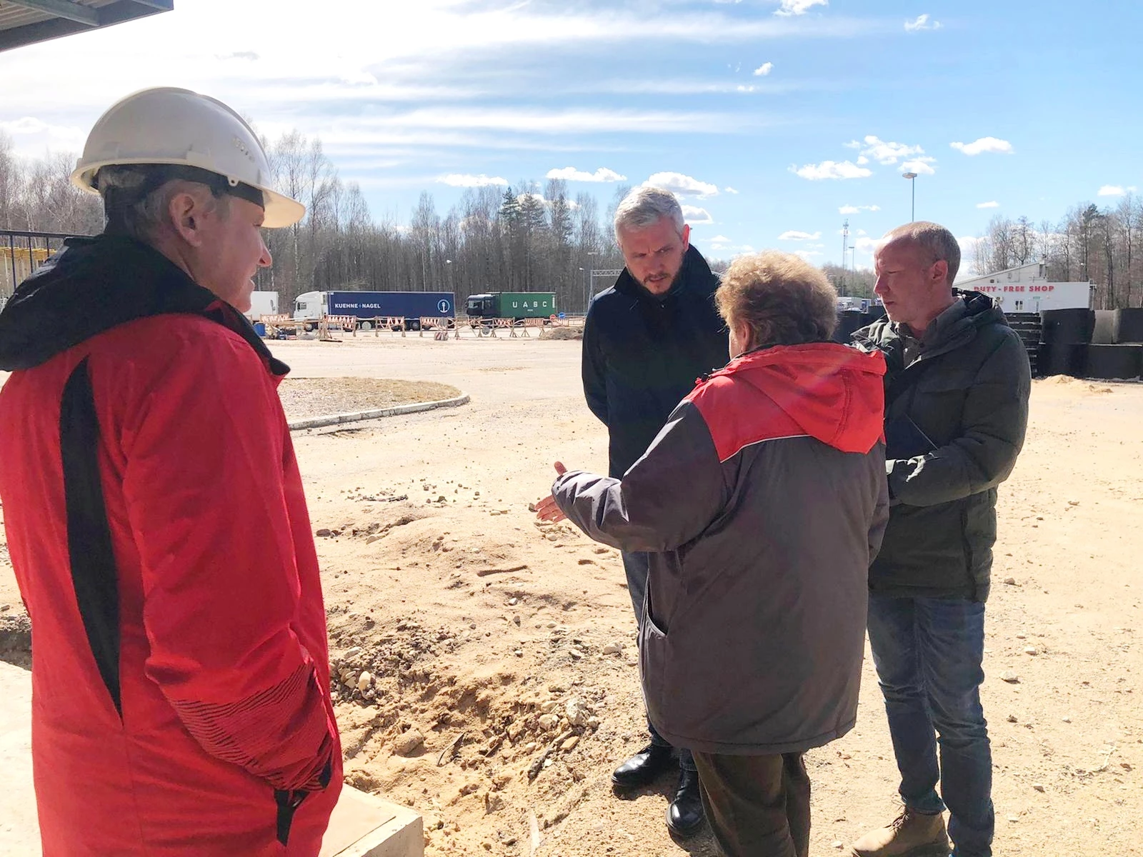 Продолжаются работы по реконструкции одного из самых загруженных пунктов пропуска на российско-латвийской границе Бурачки 