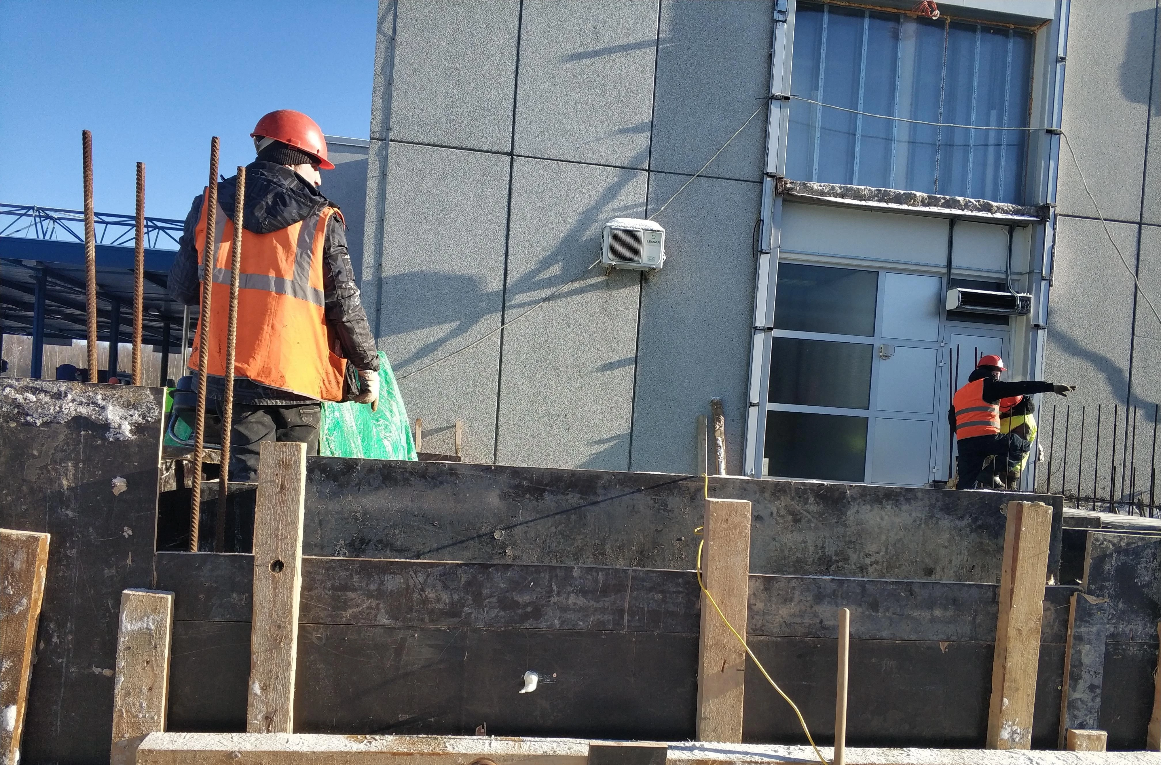 Руководитель ФГКУ Росгранстрой Геннадий Безлобенко провел рабочее совещание в автомобильном пункте пропуска Бурачки на границе с Латвией 