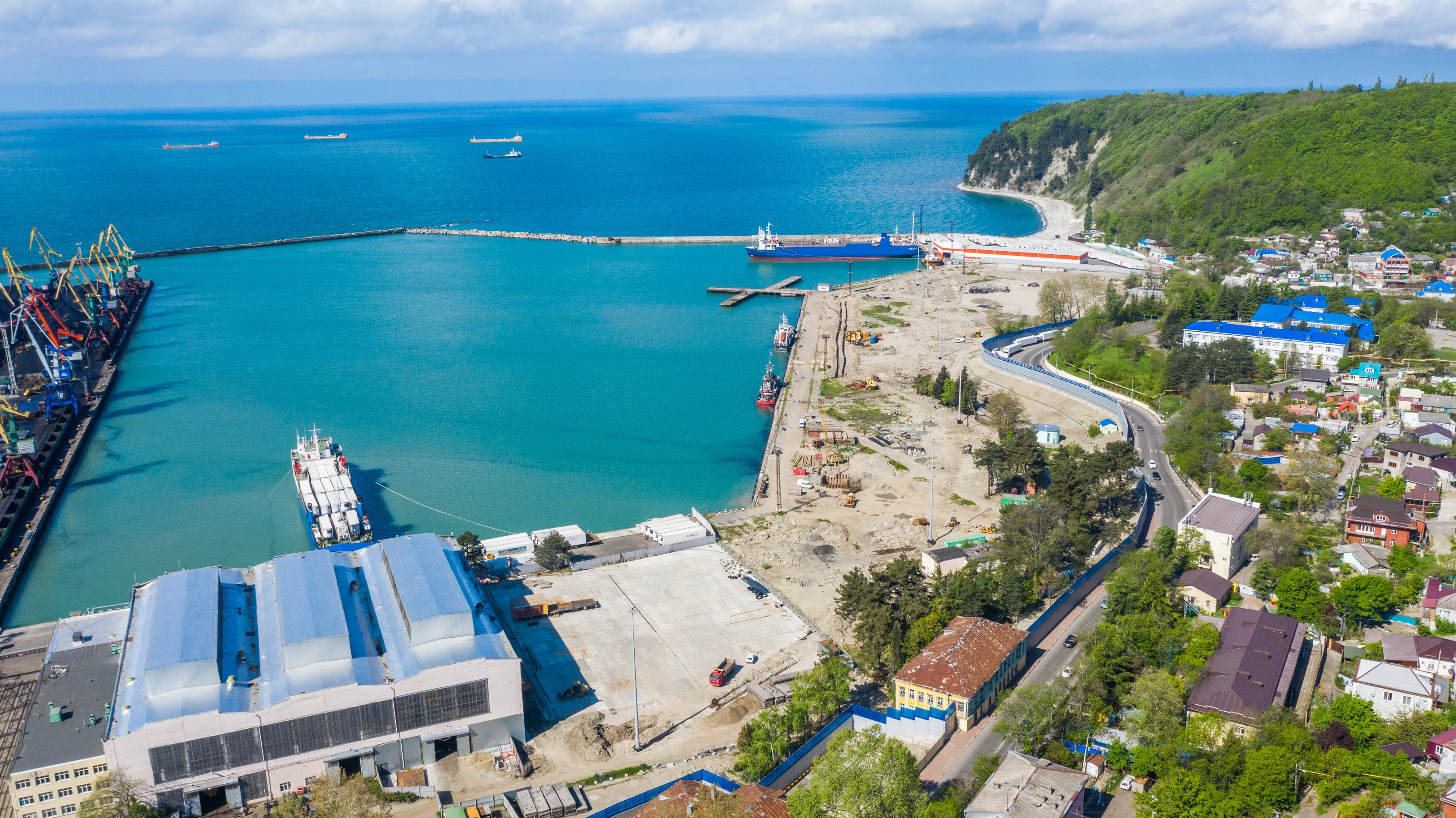 В морском порту Туапсе реконструирован участок пункта пропуска через государственную границу России 