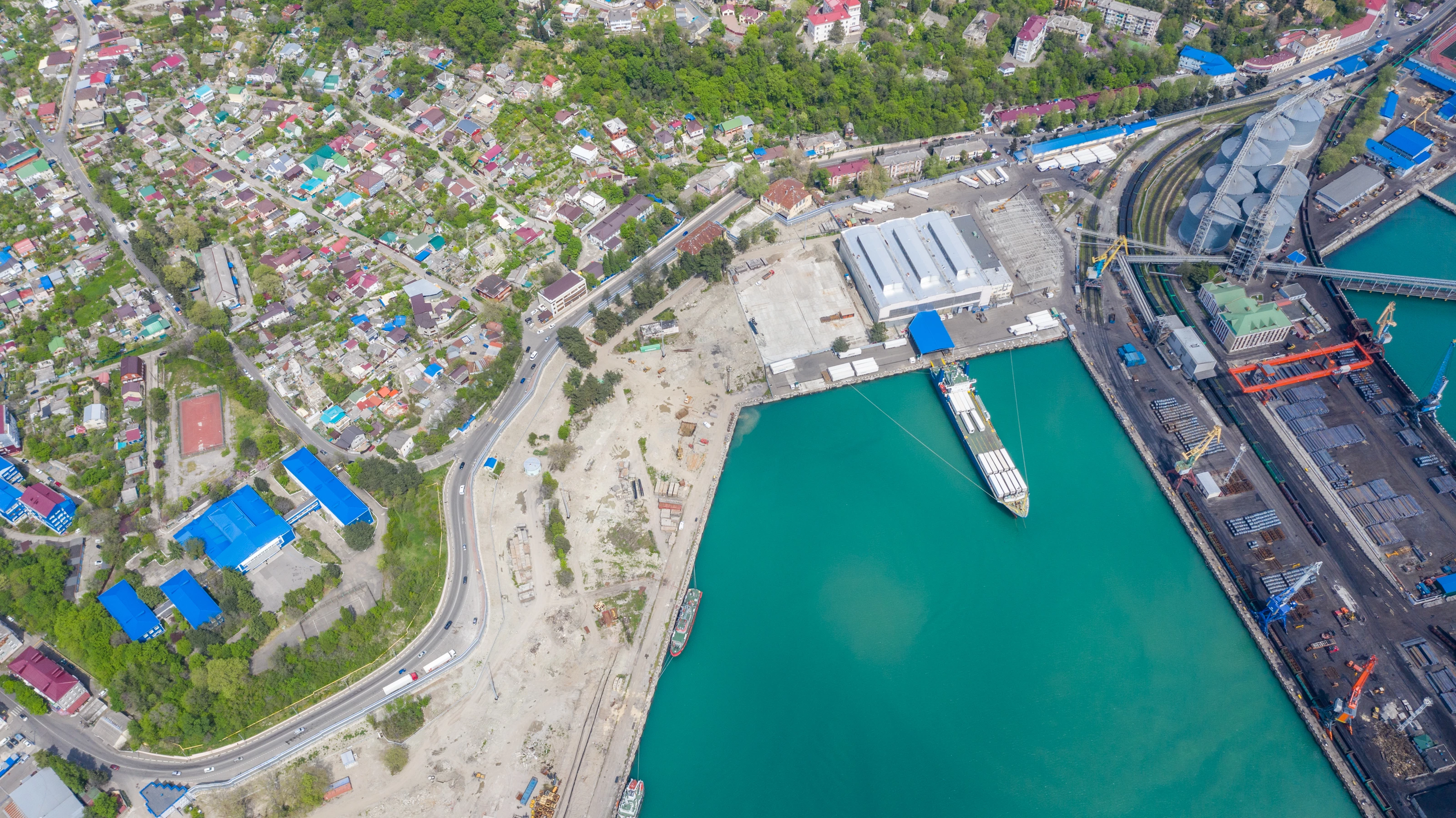 В морском порту Туапсе реконструирован участок пункта пропуска через государственную границу России 