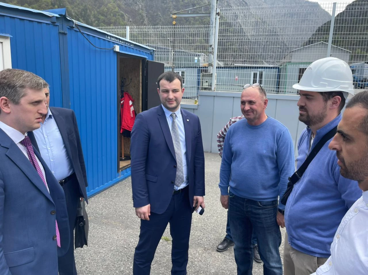 Ход работ по реконструкции автомобильного пункта пропуска Верхний Ларс обсудили в рамках выездного рабочего совещания 