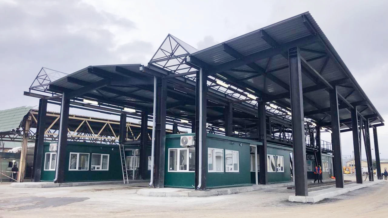 В пункте пропуска Яраг-Казмаляр на границе с Азербайджаном запустили движение по новым полосам 