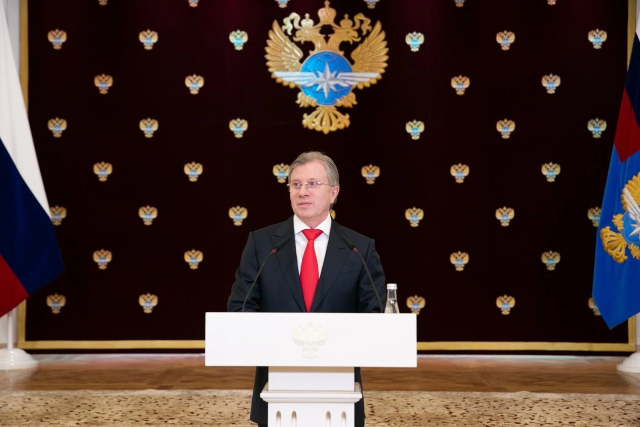 Министр транспорта Российской Федерации Виталий Савельев вручил новый флаг ФГКУ Росгранстрой 