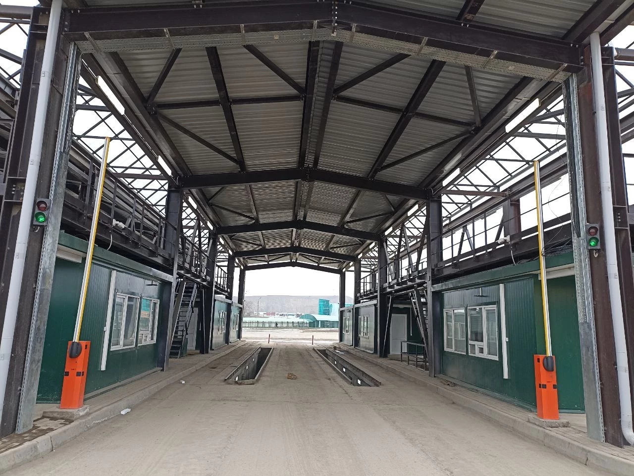 В Дагестане завершен первый этап реконструкции автомобильного пункта пропуска Яраг-Казмаляр на границе с Азербайджаном