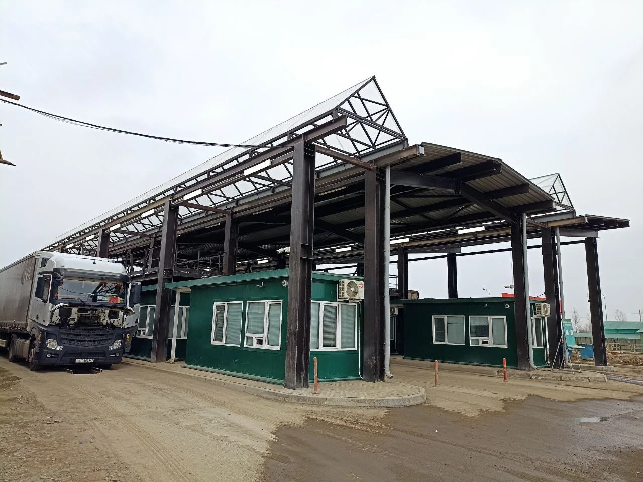 В Дагестане завершен первый этап реконструкции автомобильного пункта пропуска Яраг-Казмаляр на границе с Азербайджаном
