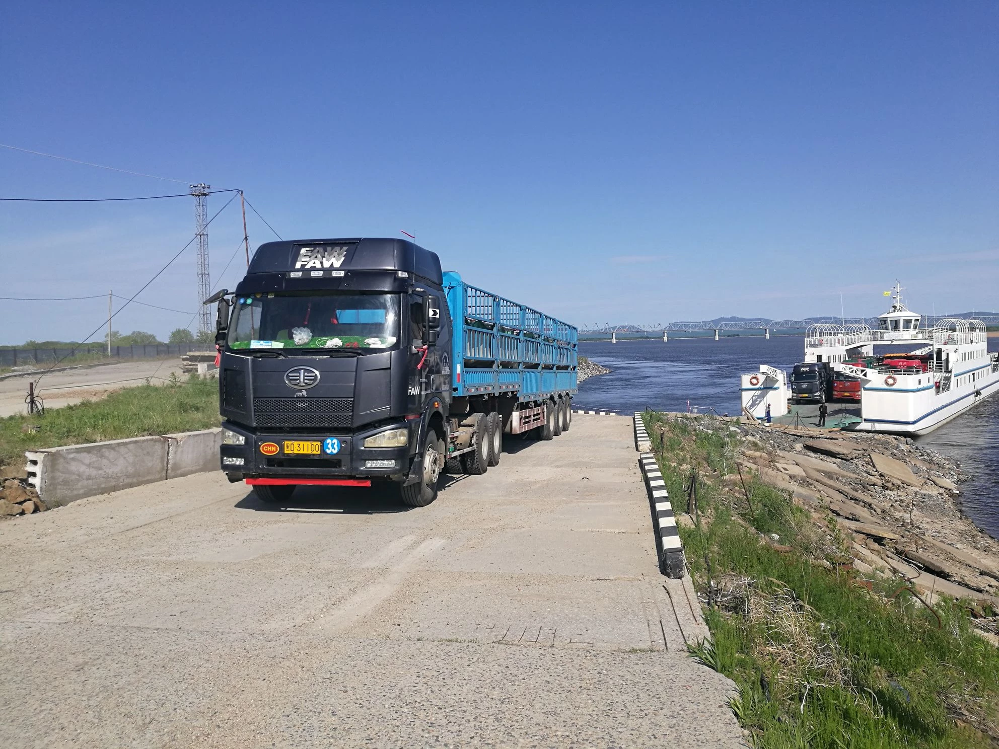 С 10 мая возобновляется грузовое сообщение в смешанных пунктах пропуска Амурзет и Нижнеленинское на границе с КНР