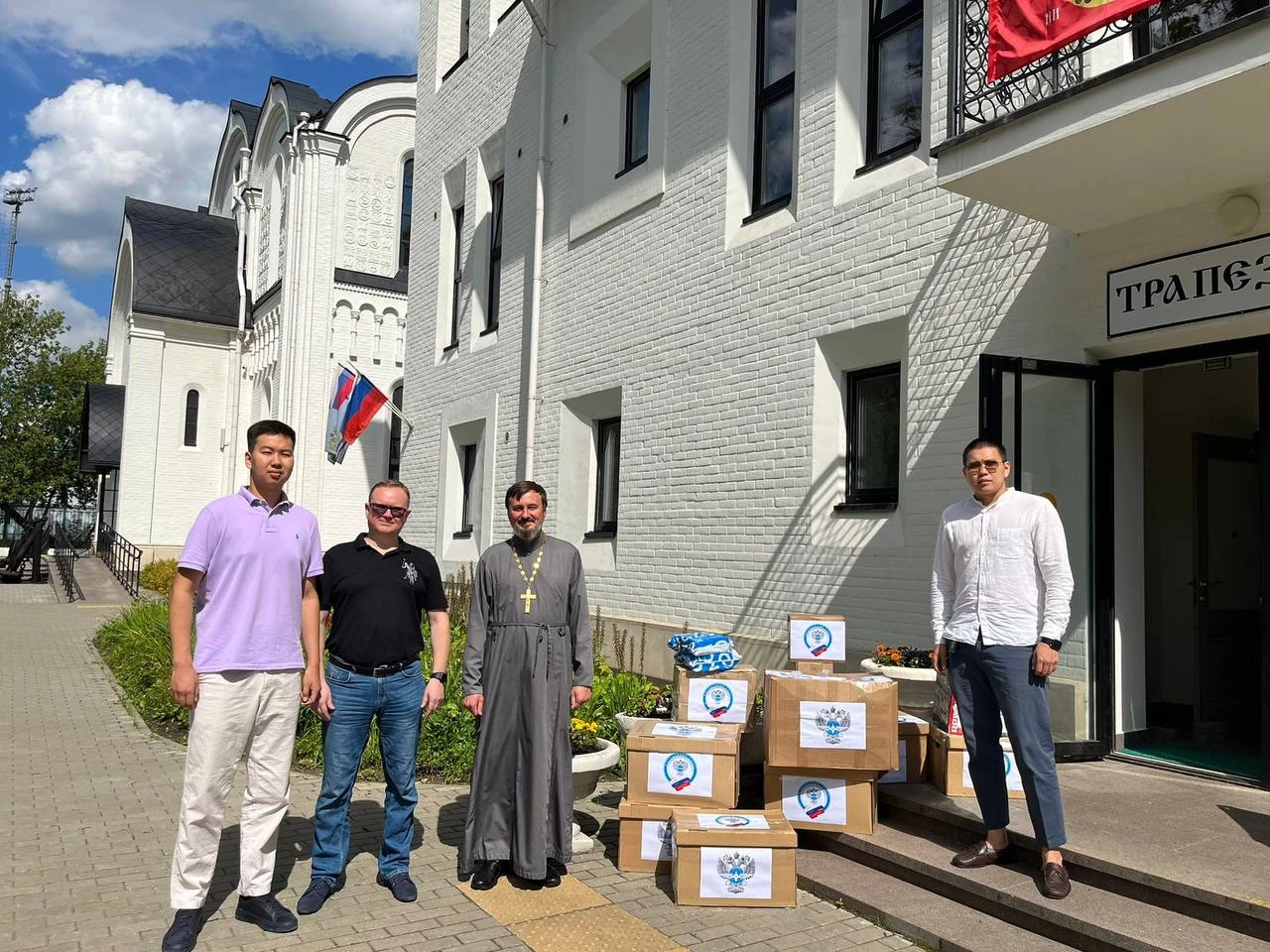 Росгранстрой передал гуманитарную помощь детям Донбасса и морским пехотинцам Черноморского флота