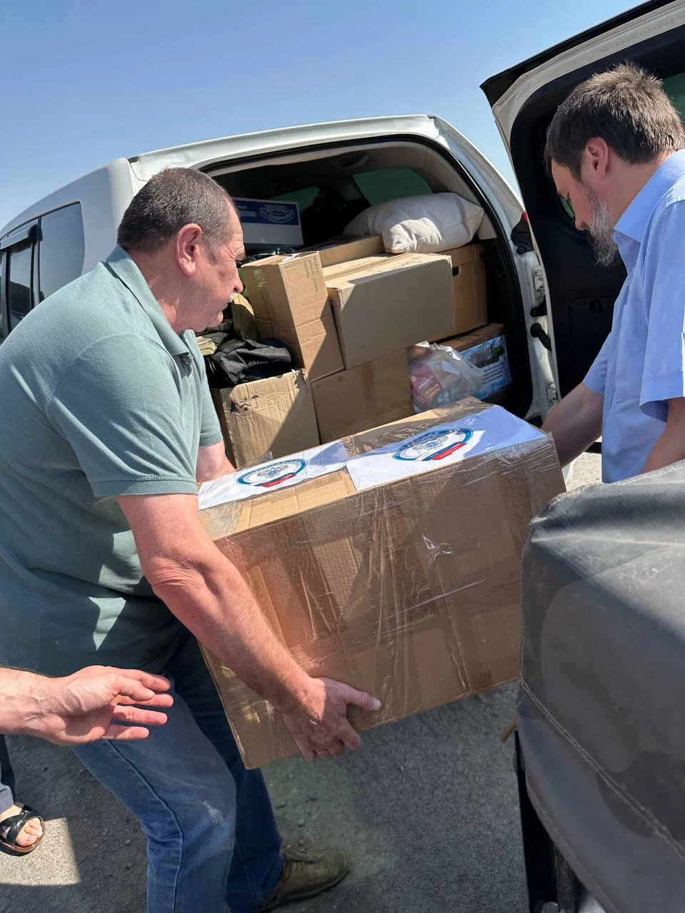 Росгранстрой передал гуманитарную помощь детям Донбасса и морским пехотинцам Черноморского флота