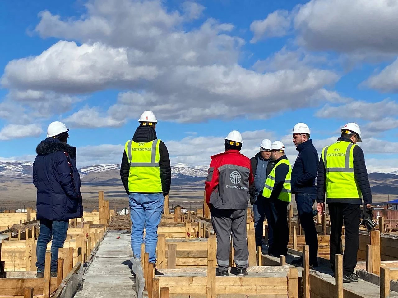 Работы по реконструкции автомобильного пункта пропуска Хандагайты в Республике Тыва на особом контроле 