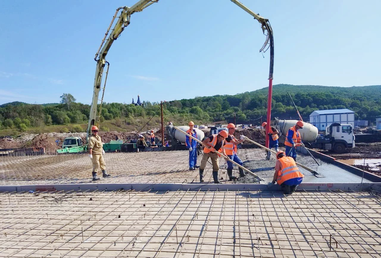 Более 200 человек и 30 единиц техники трудятся на объекте реконструкции автомобильного пункта пропуска Пограничный в Приморском крае