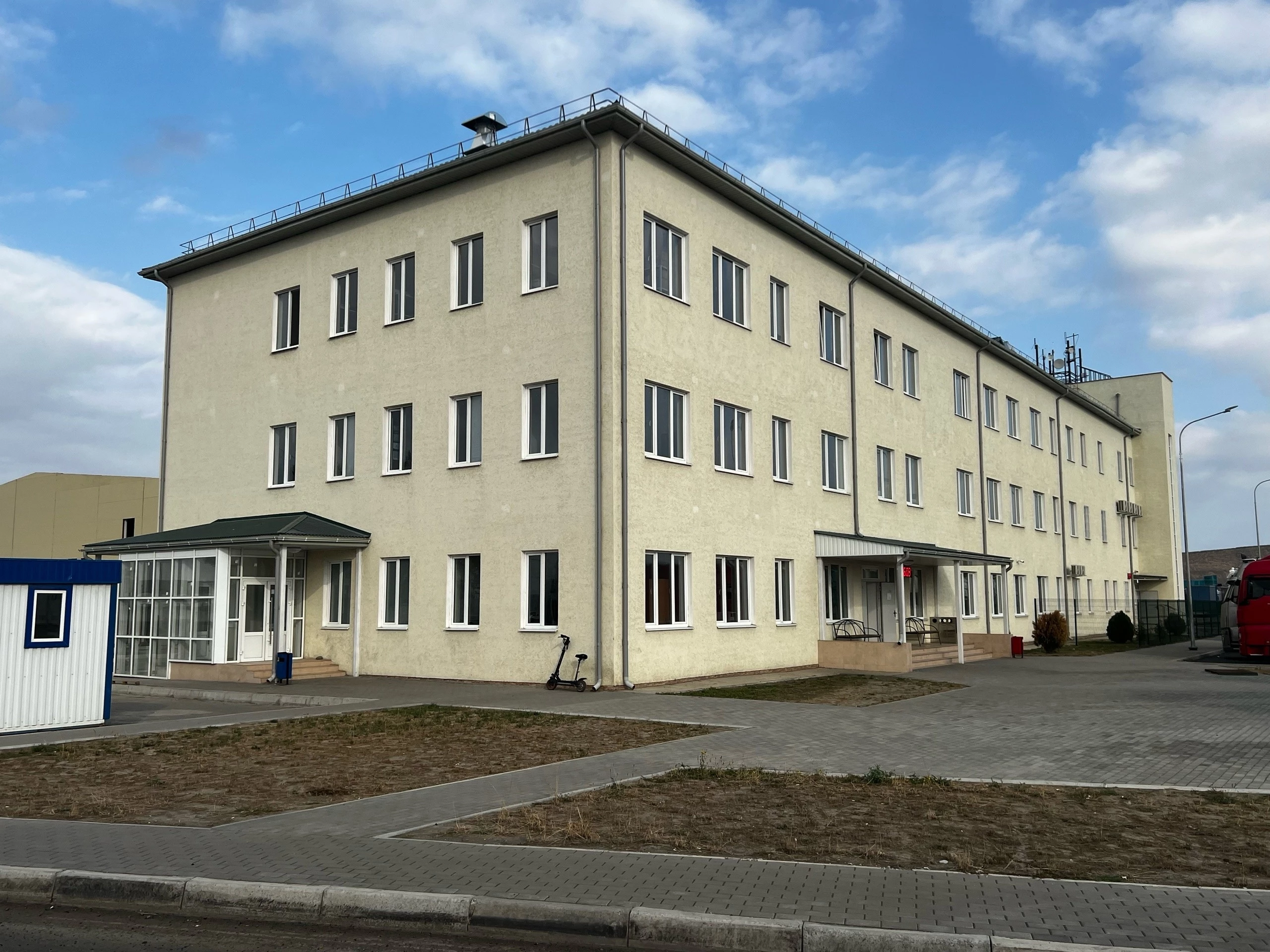 Реконструкция автомобильного пункта пропуска Яраг-Казмаляр  на границе с Азербайджаном выполнена на 86%