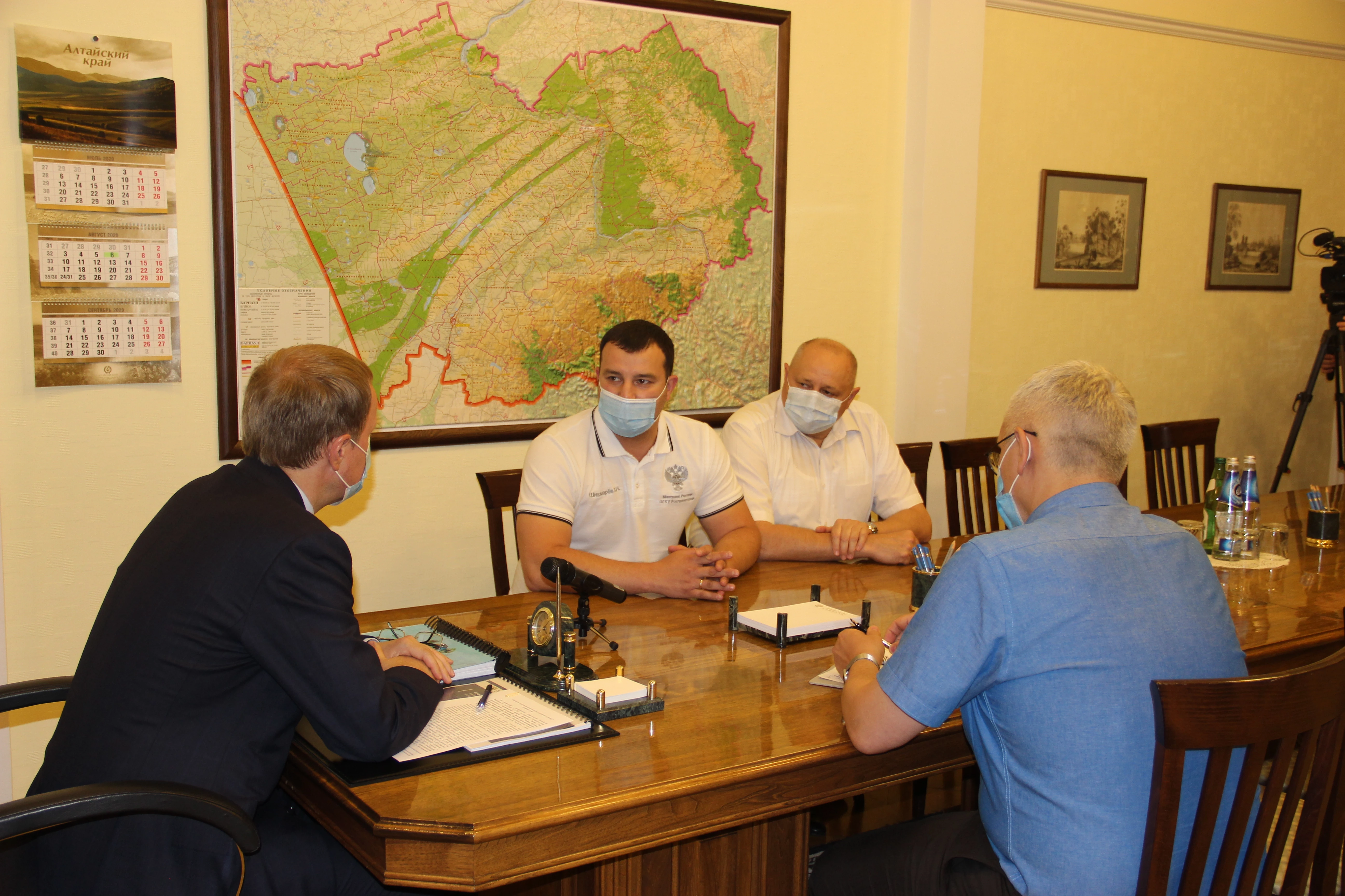 Руководитель ФГКУ Росгранстрой Виталий Шишмарёв и губернатор Алтайского края Виктор Томенко обсудили перспективы строительства и реконструкции пунктов пропуска на границе с Казахстаном 