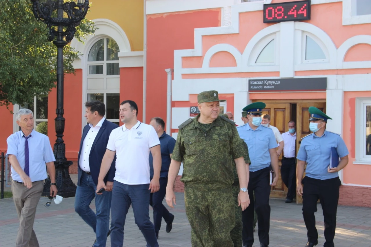 Руководитель ФГКУ Росгранстрой Виталий Шишмарёв и губернатор Алтайского края Виктор Томенко обсудили перспективы строительства и реконструкции пунктов пропуска на границе с Казахстаном 