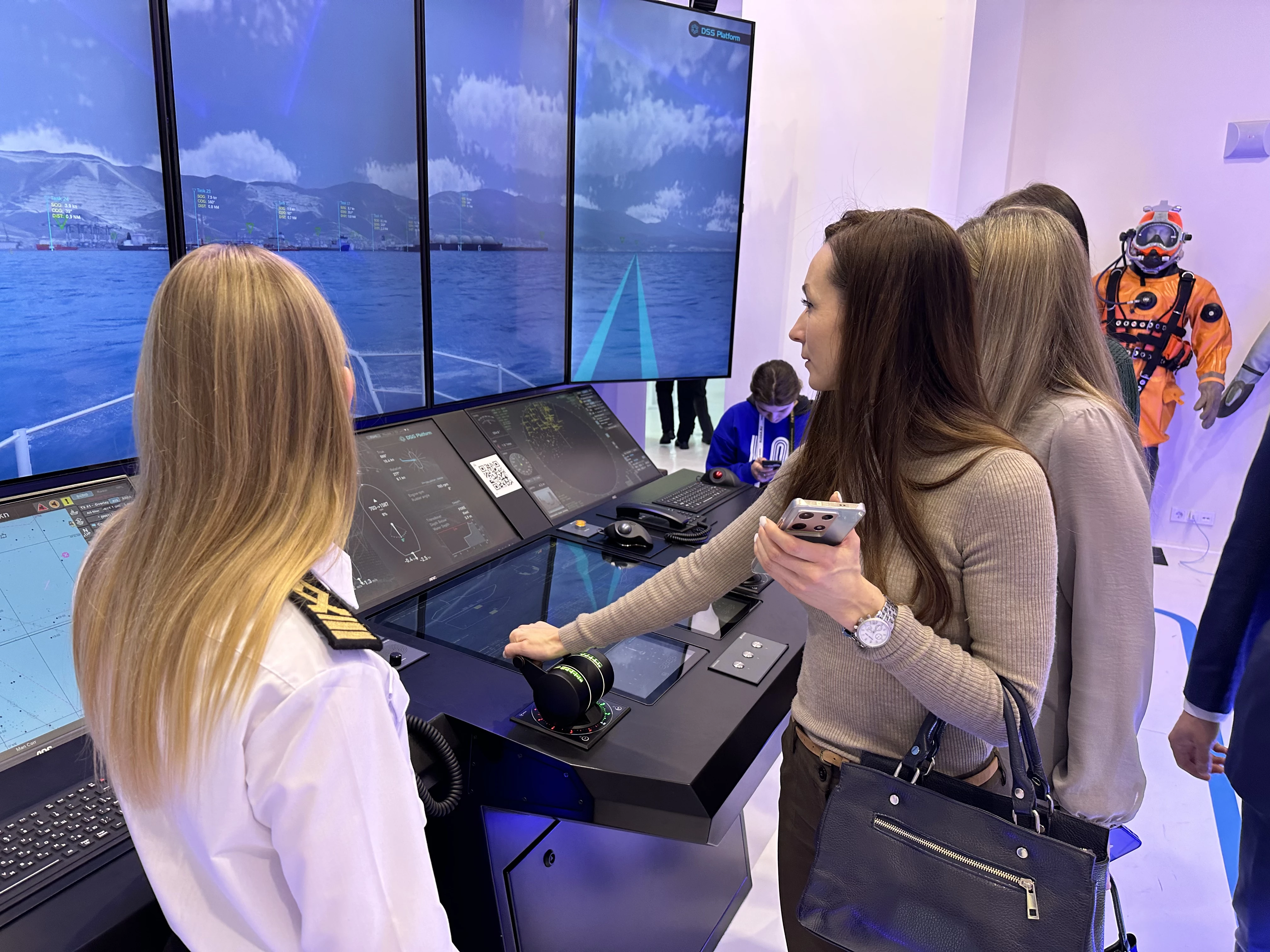 Сотрудники ФГКУ Росгранстрой посетили экспозицию Министерства транспорта «Россия в движении» в рамках выставки «Россия» на ВДНХ