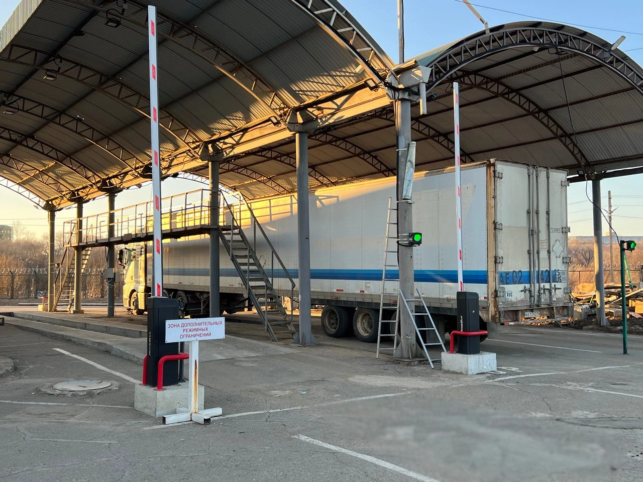 10 декабря в Приморском крае возобновлена работа грузового направления автомобильного пункта пропуска Полтавка на границе с КНР