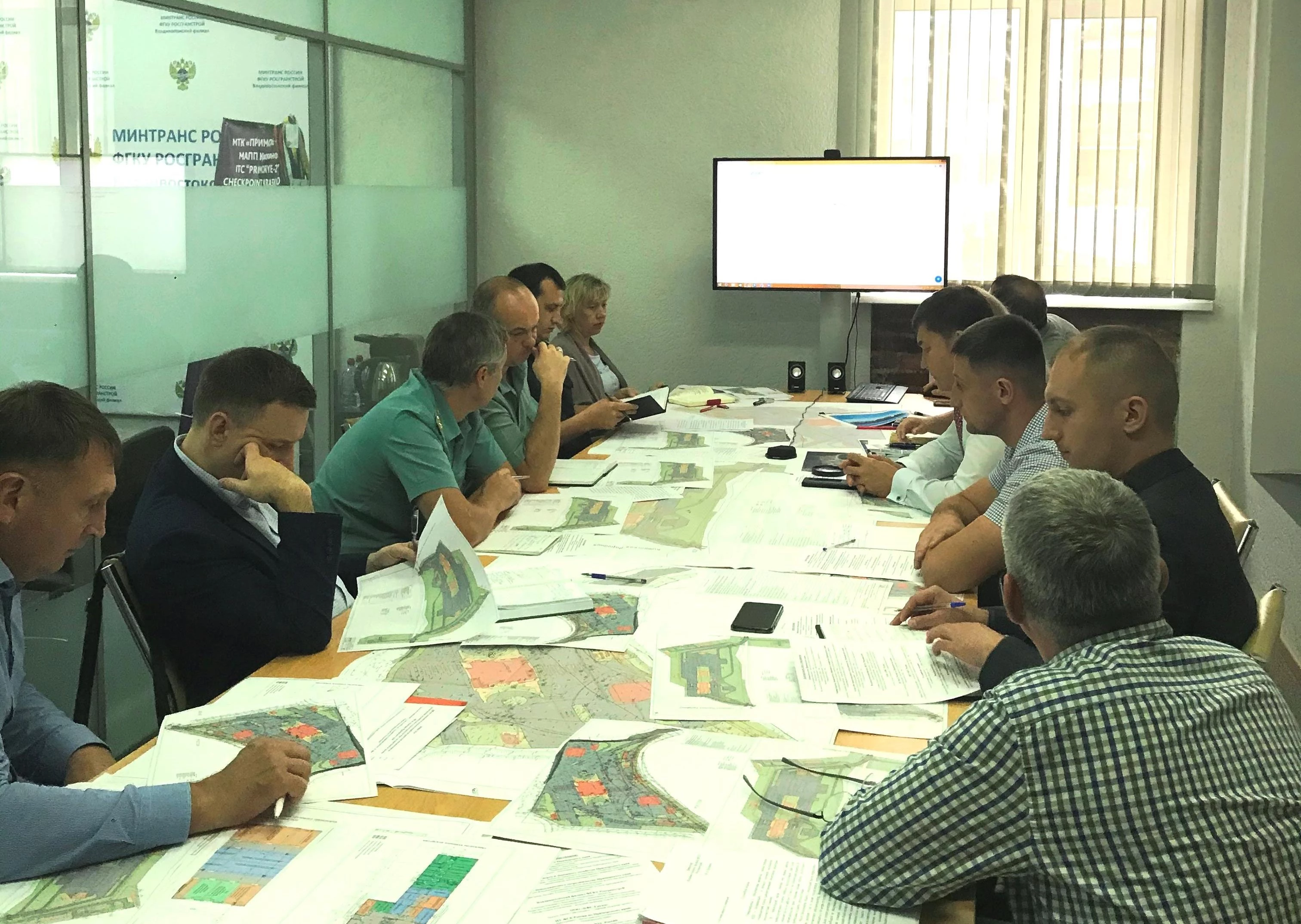 В Приморье обсудили вопросы синхронизации работ по реконструкции пунктов пропуска и обустройству автомобильных подходов к ним 