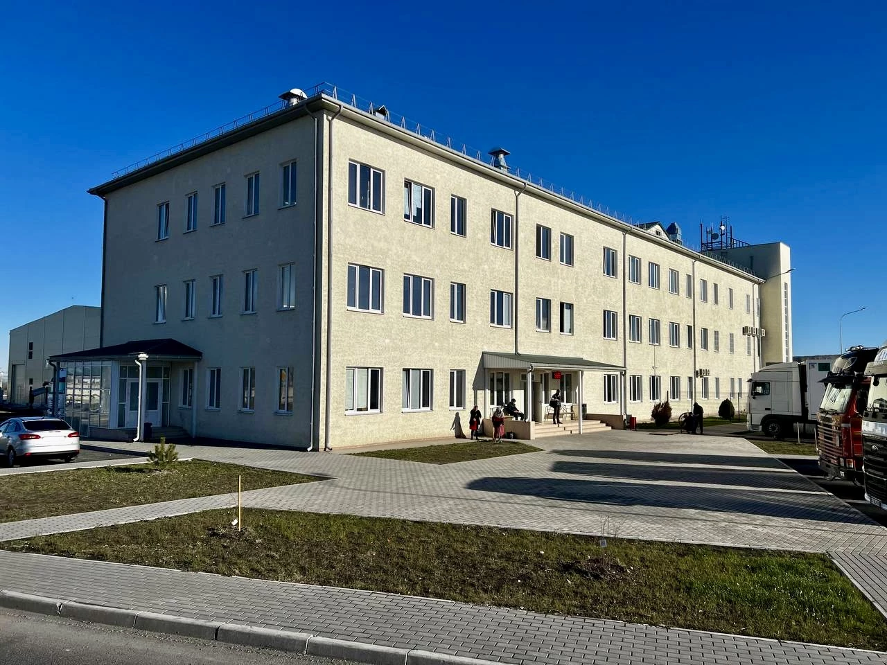 На границе России с Грузией и с Азербайджаном после реконструкции открылись два автомобильных пункта пропуска