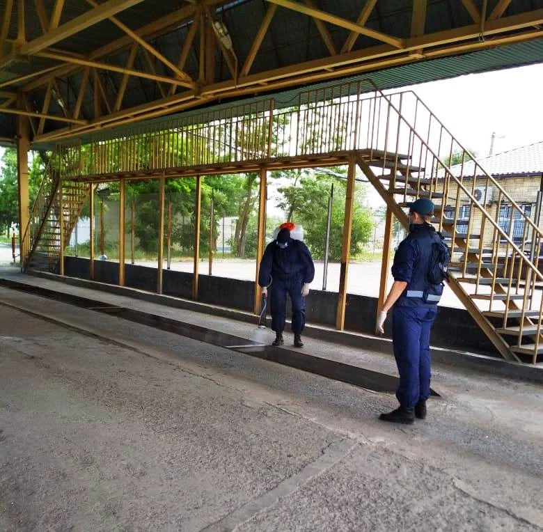 Силами МЧС проведены работы по дезинфекции зданий, помещений и территории автомобильного пункта пропуска Яраг-Казмаляр на границе с Азербайджаном 