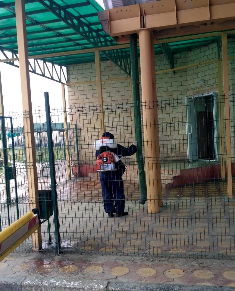 Силами МЧС проведены работы по дезинфекции зданий, помещений и территории автомобильного пункта пропуска Яраг-Казмаляр на границе с Азербайджаном 