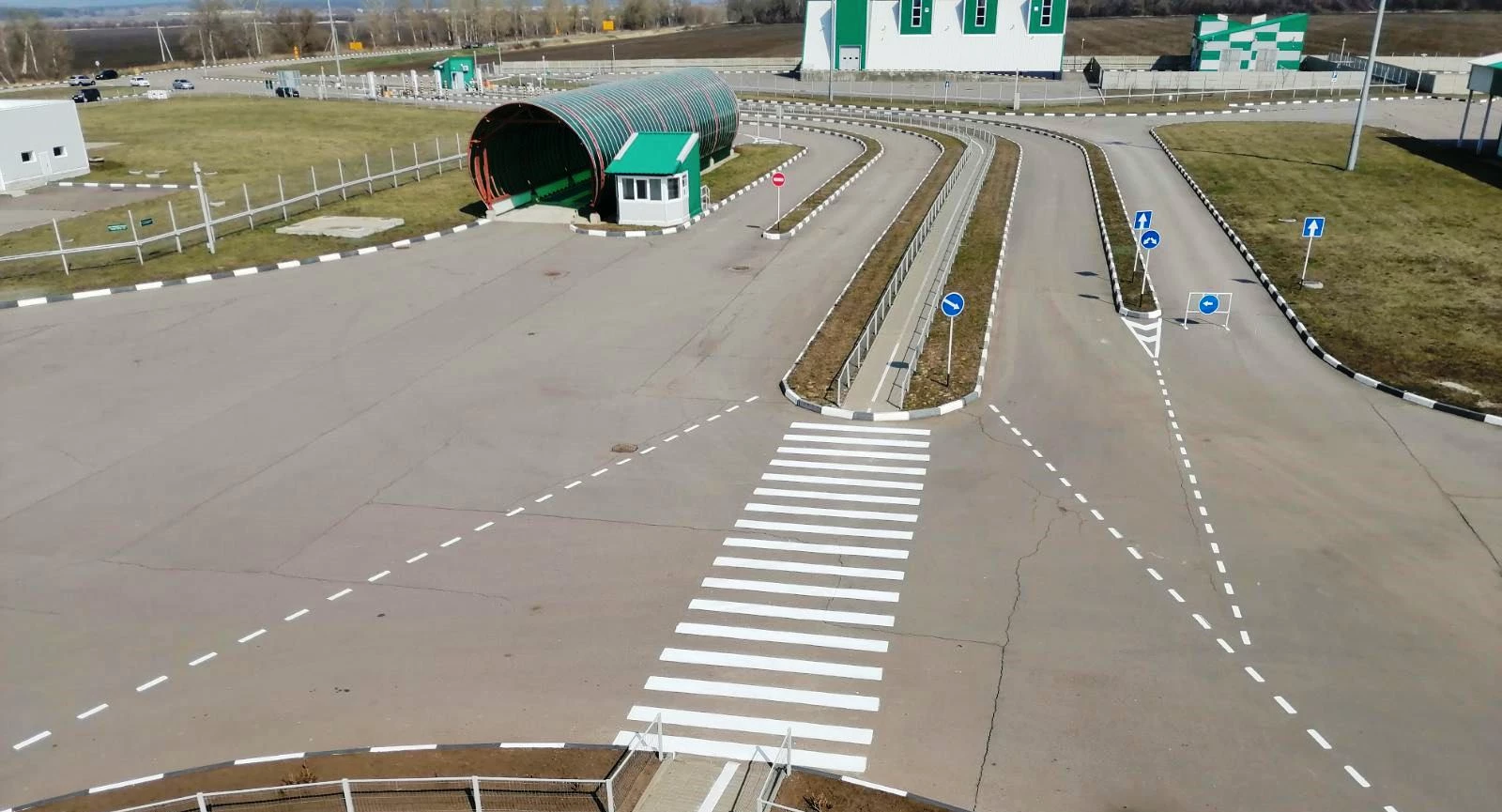 ФГКУ Росгранстрой эффективно использует период отсутствия пассажирского сообщения в пунктах пропуска, связанного с действующими ограничениями по недопущению распространения коронавирусной инфекции, и ведет активную подготовку к зиме 