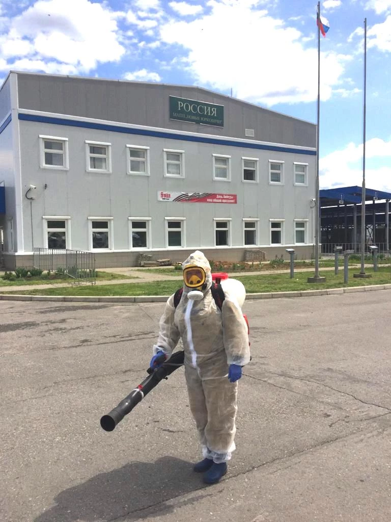В рамках борьбы с распространением коронавирусной инфекции в пунктах пропуска на границе с Украиной проводится комплексная профилактическая санитарно-эпидемиологическая обработка 