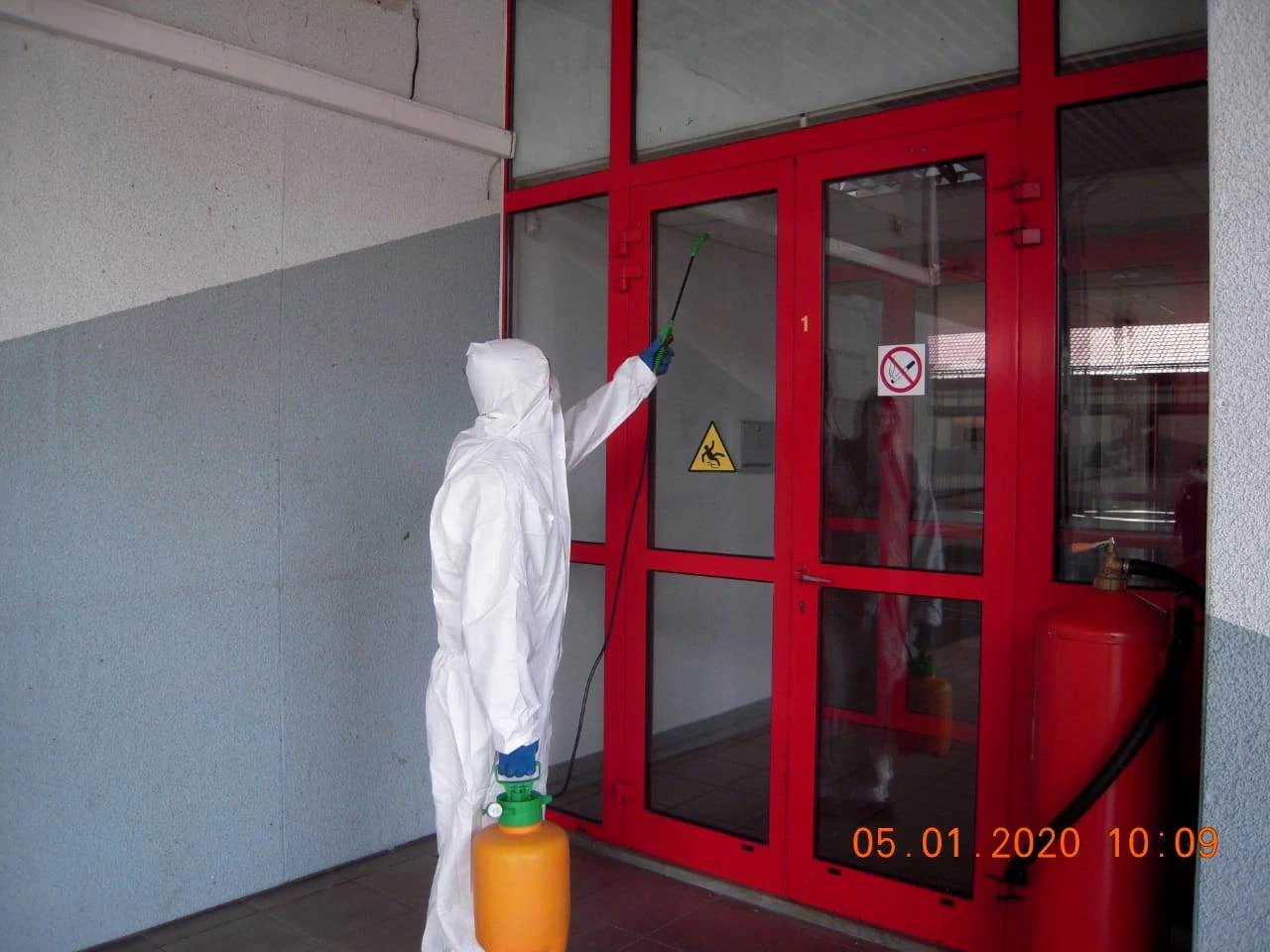 В целях предотвращения распространения коронавирусной инфекции в автомобильных пунктах пропуска Морское, Брусничное, Торфяновка и Нехотеевка проведена очередная дезинфекция территорий и помещений 