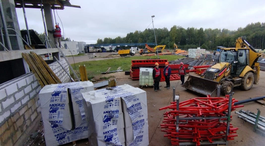 Продолжаются работы по реконструкции автомобильного пункта пропуска на российско-латвийской границе Бурачки 