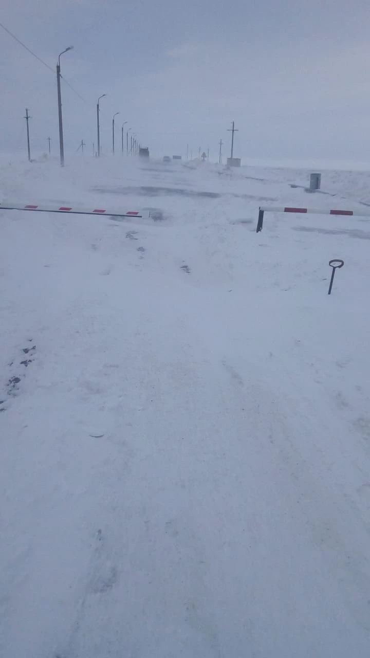 Ограничено движение транспорта через пункты пропуска Михайловка и Николаевка на границе с Казахстаном 