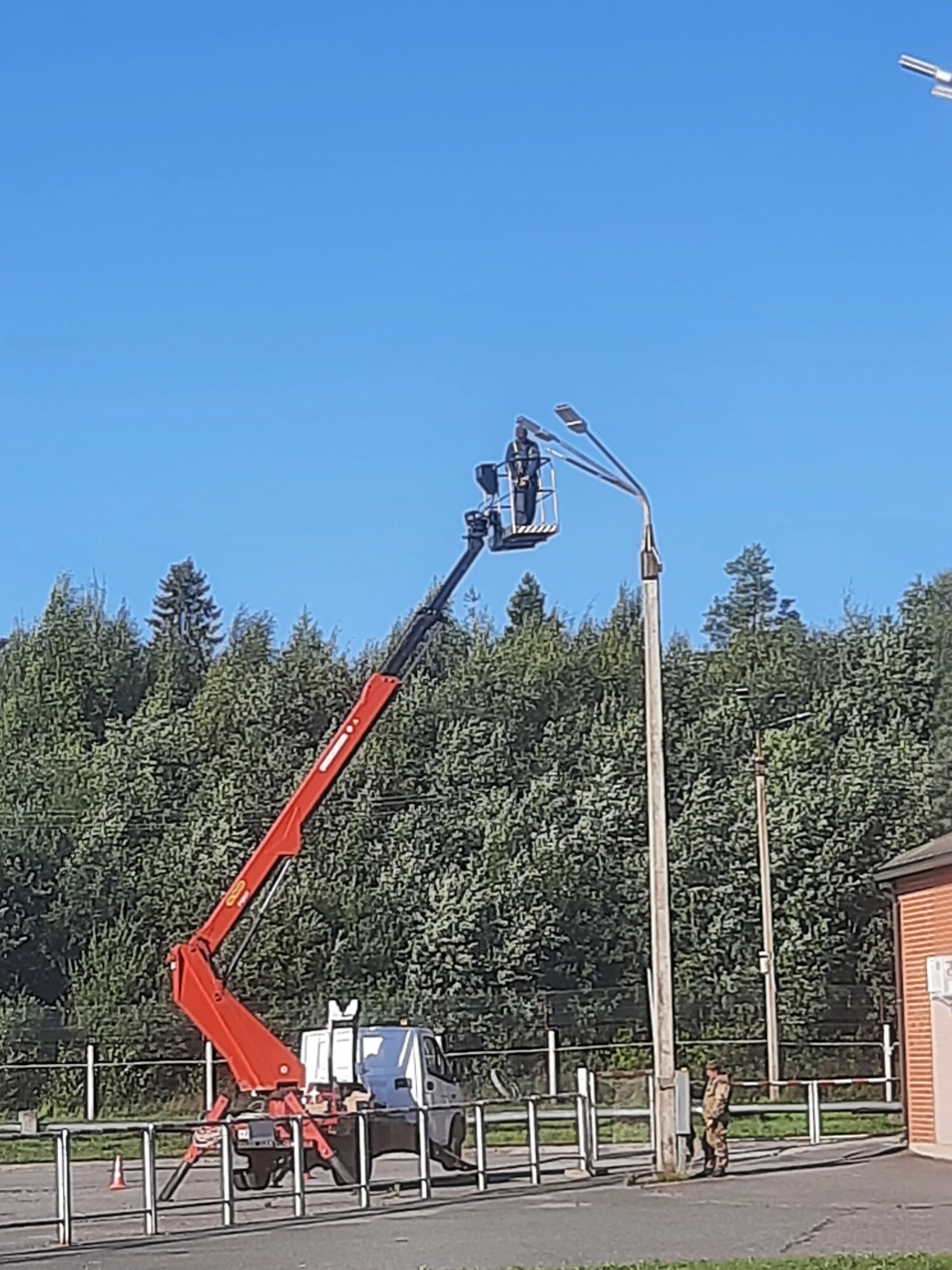 В пункте пропуска Вяртсиля завершены работы по текущему ремонту наружного освещения. Применение современных технологий позволит сэкономить затраты на освещение 